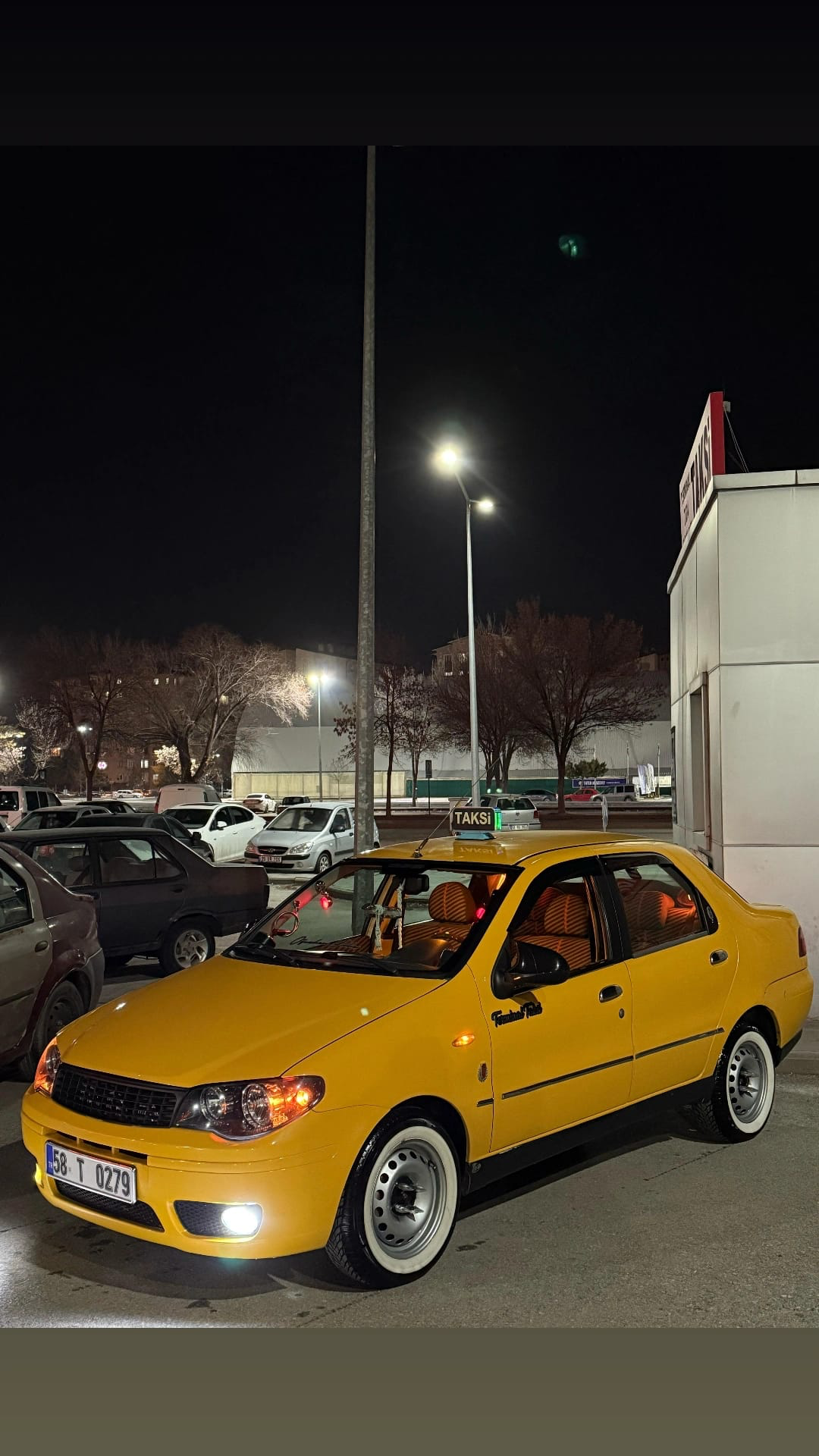 Sivas terminal cevresinde Taksi 58 araci